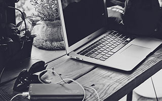 曼联今夏可能放走四名门将，奥纳纳、巴延德尔在列